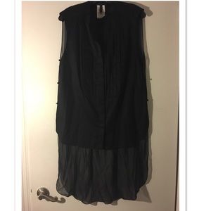 Bcbg Oxford top with a twist